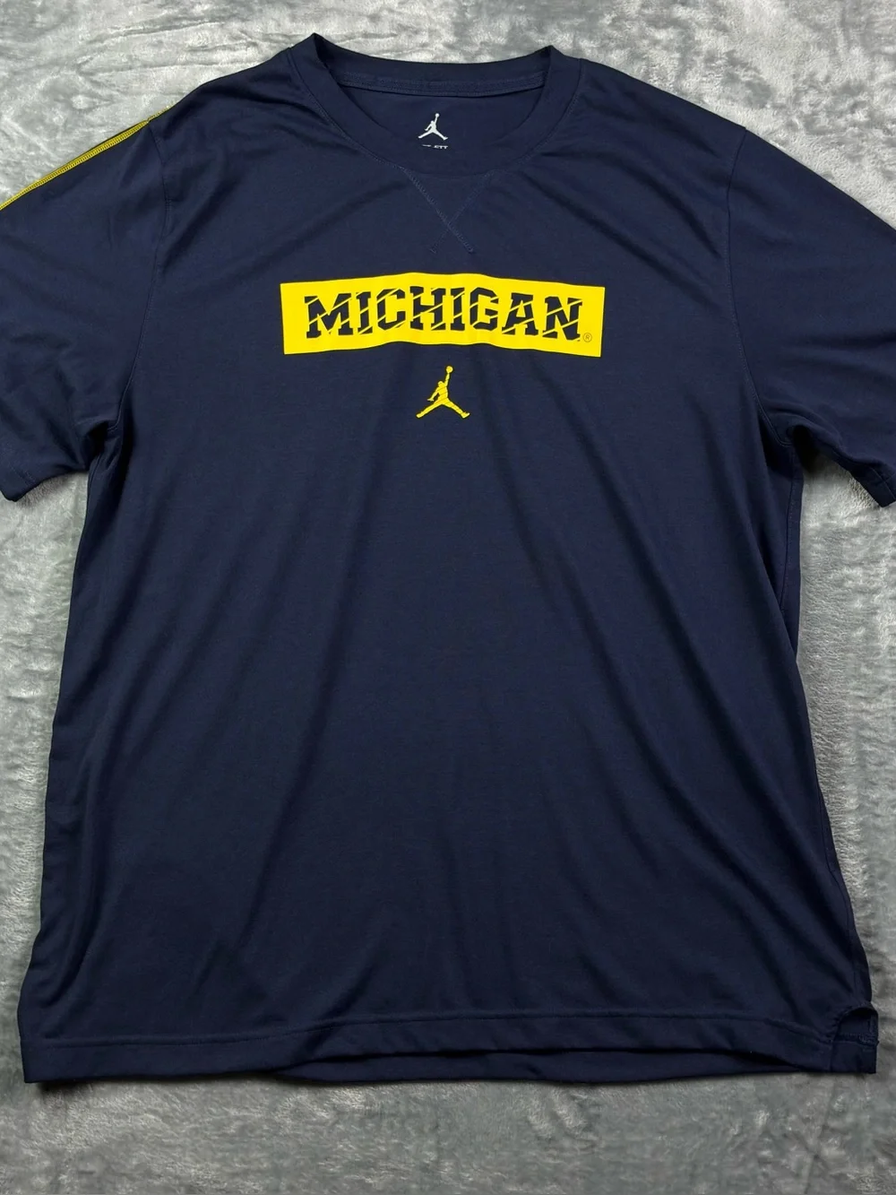 Michigan Wolverines Air Jordan Jumpman Dri-Fit T-Shirt Size XL Blue Maize Trim